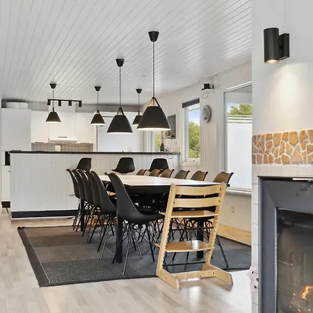 Дом отдыха Lovely In Glesborg With Indoor Swimming Pool Bonnerup