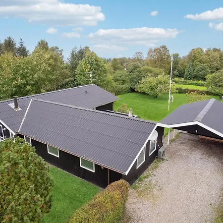 Semesterbostad Cozy In Glesborg With Sauna