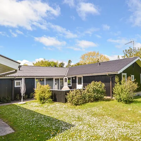 Cozy In Glesborg With Sauna Semesterbostad Bønnerup